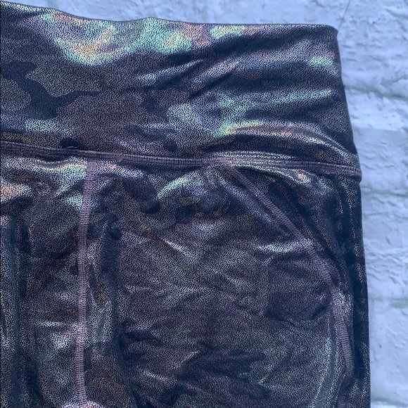 Fabletics Mid-Rise PowerHold Camo Shine Legging - Picture 11 of 12